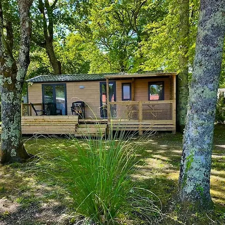 Vue Sur Le Lac, Cadre Verdoyant, 4 Etoiles * Aureilhan (Landes)